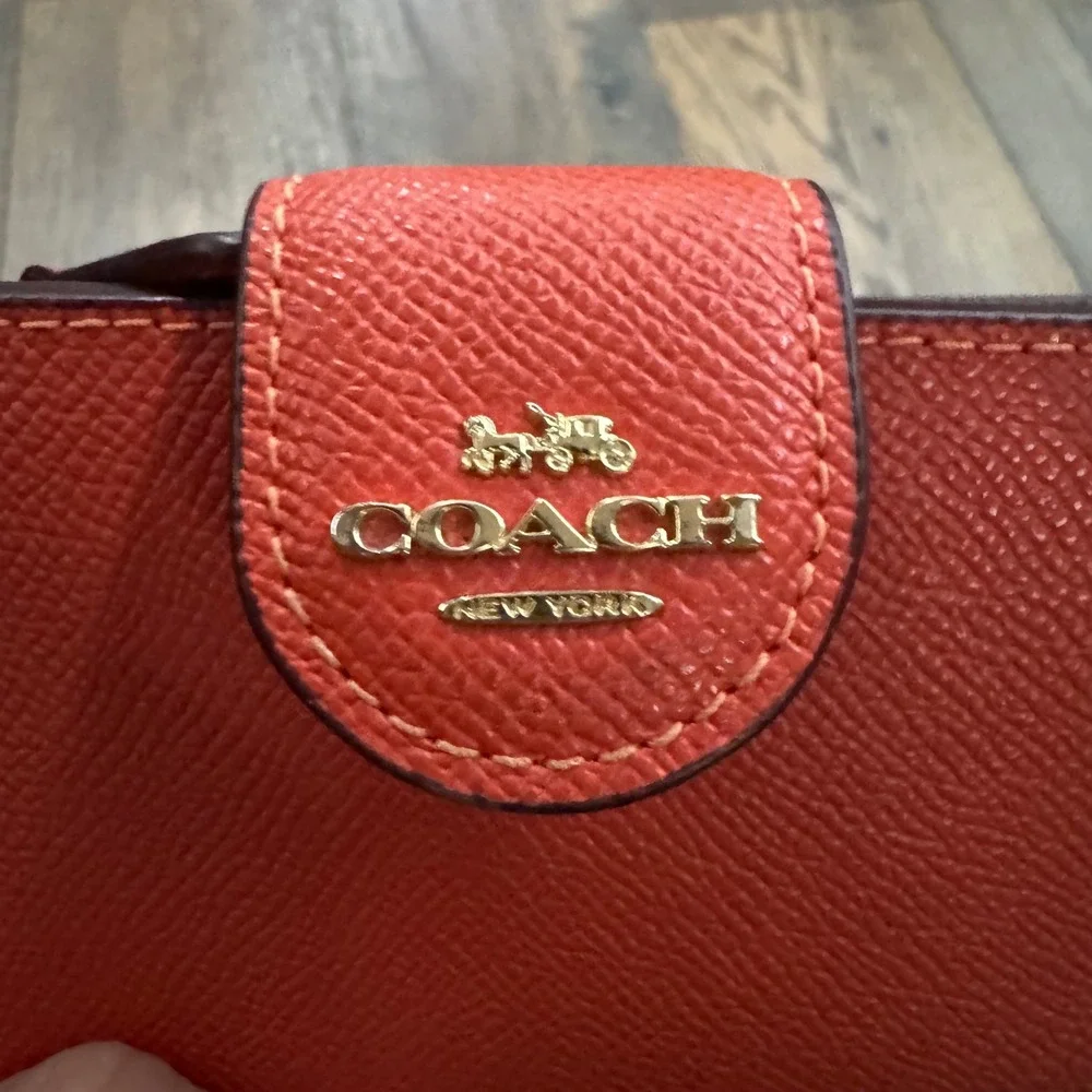 Coach 6390 Medium Orange Crossgrain Leather Bifold Corner Zip Gold Logo Wallet